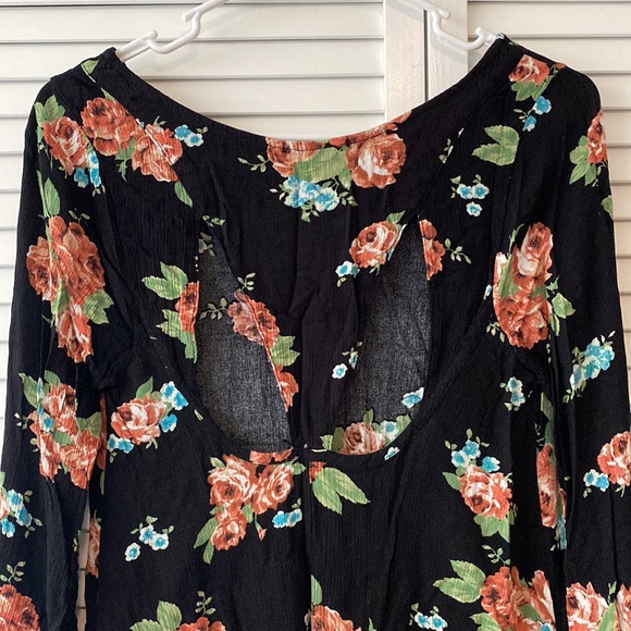 Floral Print Bell Sleeved Mini Dress - Picture 6 of 8